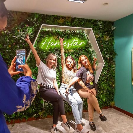 دبي Homestar Deluxe Jbr Meditation & Wellness Hostel المظهر الخارجي الصورة